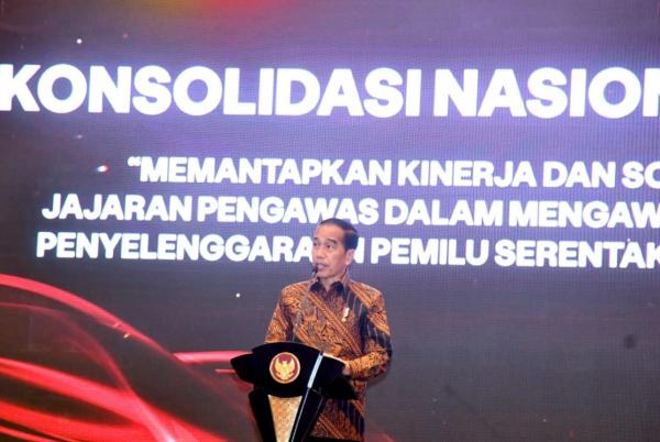 Sebut Paling Lemah Urusan Data, Presiden Jokowi Ingatkan Hal Ini ke Bawaslu