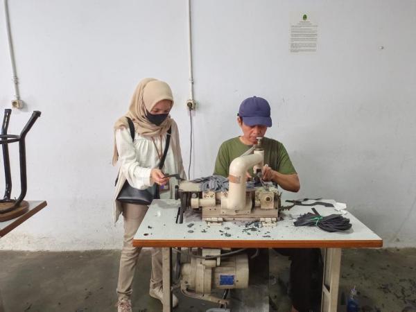 BPVP Samarinda dan FLKPI Kota Samarinda Belajar dari Pelaku Industri Rumahan di Bandung