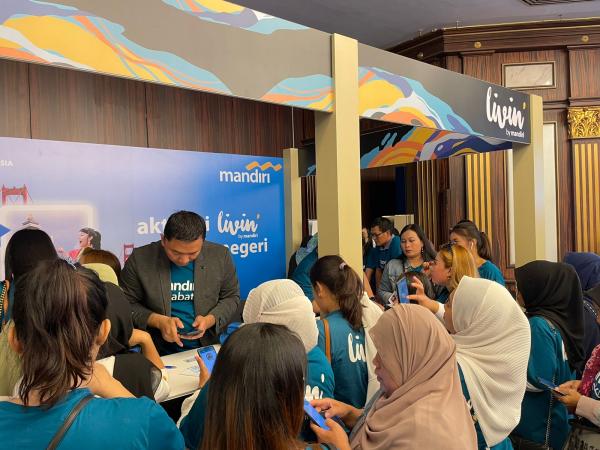 Bank Mandiri Ajak Pekerja Migran Indonesia di Dubai Berwirausaha dalam Program Mandiri Sahabatku