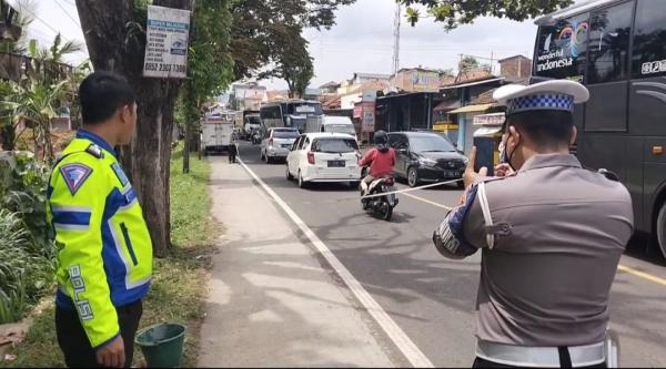 Niat Bertemu Bapaknya di Bandung, 2 Anak asal Cilacap Tewas Terlindas Bus