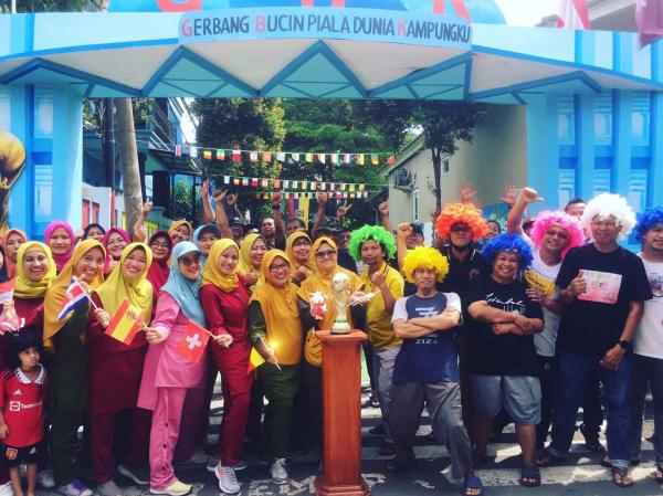 Cluster Cemara Depok Maharaja Juara 3 Tingkat Nasional Lomba Bucin Piala Dunia, Hias Kampungmu!