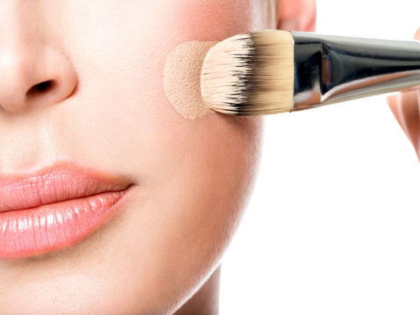 5 Tips Gunakan Foundation agar Make up Anti Geser dan Tak Mudah Luntur