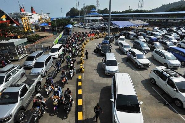 Ditutup Cuaca Buruk, Layanan Penyeberangan Merak - Bakauheni Kembali Dibuka