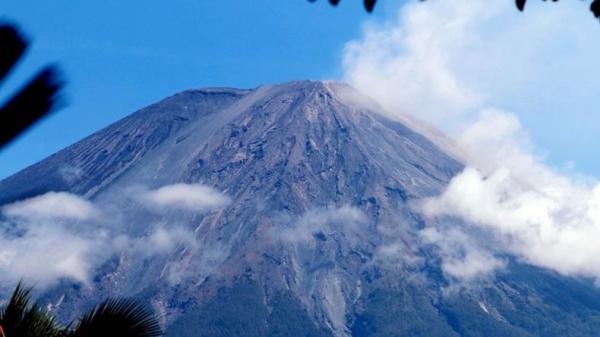 Misteri Gunung Semeru di Jawa Timur, dari Cerita Mengerikan hingga Cinta Terkabul