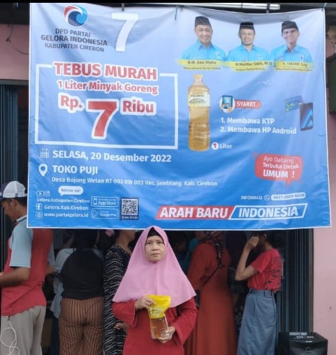 Partai Gelora Kabupaten Cirebon Gelar Tebus Murah Minyak Goreng, Hanya Rp. 7000/Liter