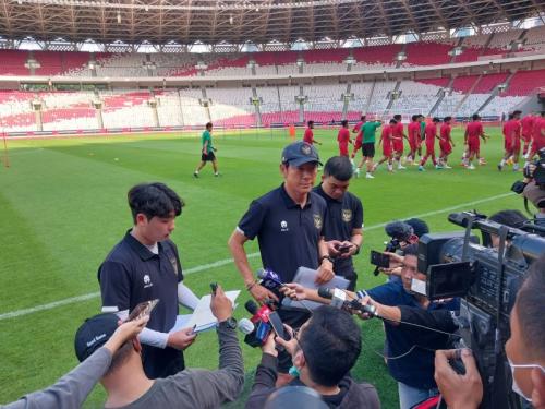 Timnas Indonesia Dianggap Lemah oleh Klub Sandy Walsh dan Elkan Baggott, Shin Tae-yong Naik Pitam