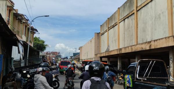 Parkir Liar di Kota Ruteng Picu Masalah Kemacetan