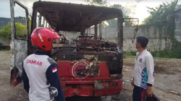 Bus PDIP DIbakar Dua Bocah SD, Ngaku Mobilnya Angker