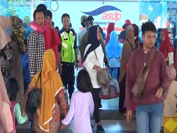 Jelang Nataru, Lonjakan Penumpang Pejalan Kaki di Pelabuhan Bakauheni Mencapai 305 Persen