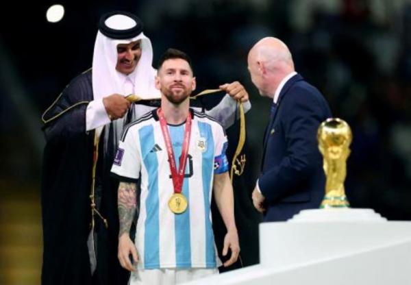 Jubah Arab yang Dikenakan Messi Ditawar Sultan Oman Rp15,5 Miliar