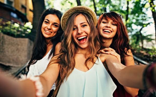 5 Jenis Sahabat yang Baik buat Kesehatan Mentalmu, Coba Cek!