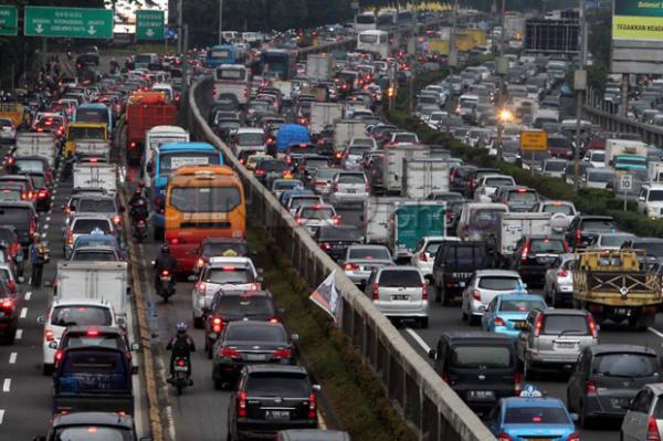 Kenaikan Volume Kendaraan di Tol saat H-4 Natal 2022: 140 Ribu Kendaraan Tinggalkan Jakarta via Tol