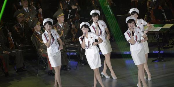 Berbusana Militer dan Formal, Girlband Pertama di Korea Utara Dibentuk Langsung Oleh Kim Jong Un!