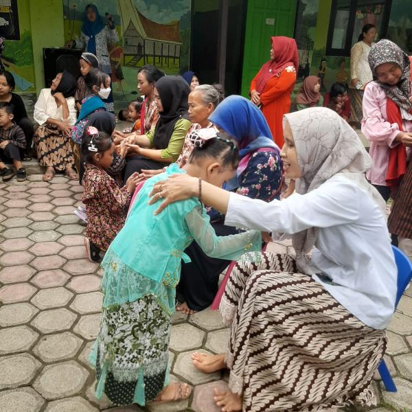 Memperingati Hari Ibu, Ini yang Dilakukan Anak-Anak di TK Dharma Wanita Siraman