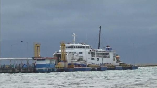 Pelayaran Kapal Feri Kolaka - Bajoe, Sulsel Ditunda Akibat Cuaca Ekstrem di Perairan Kolaka