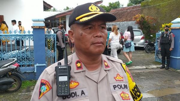 Perayaan Natal 2022 Petugas Gabungan Lakukan Pengamanan Gereja di Pangandaran
