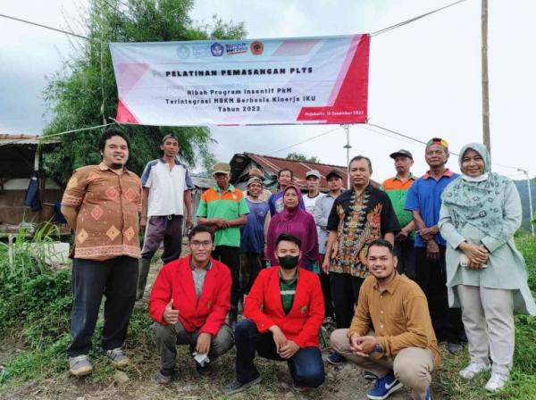 Dukung Mandiri Energi, Untag Surabaya Bangun PLTS di Desa Sajen Mojokerto