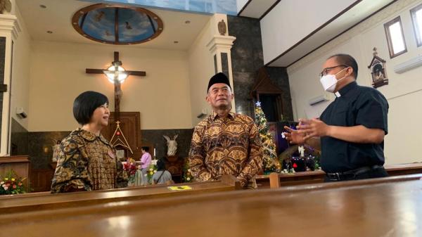 Jelang Natal, Menko PMK Muhadjir Effendi Sidak Gereja