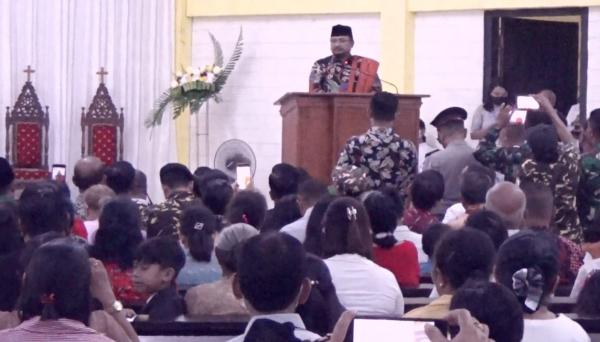 Menag Yaqut Tinjau Perayaan Natal di Kupang NTT