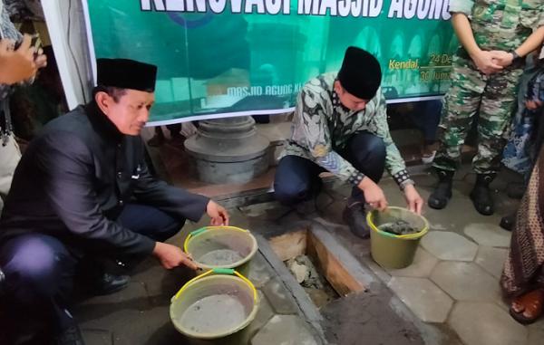 Peletakan 3 Batu Suci Tandai Dimulainya Rehab Masjid Agung Kendal Senilai Rp35 Miliar