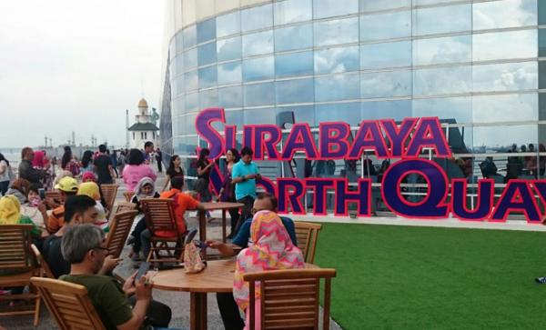 Menikmati Keindahan Matahari Terbenam di Surabaya North Quay, Wajib Dikunjungi!