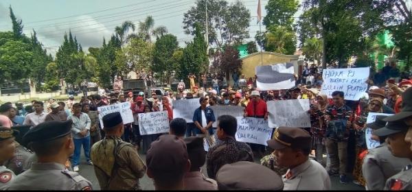 Orasi Tolak Pj Bupati Aceh Tengah dari Luar, Massa Ancam Duduki Gedung DPRK