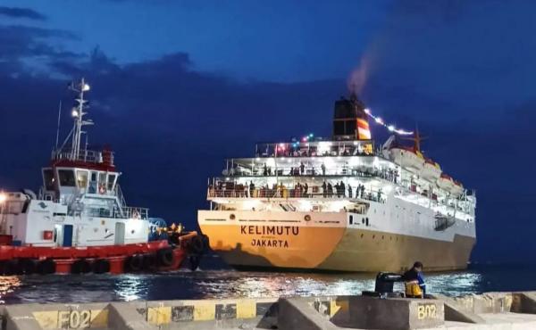 500 Wisatawan yang Dievakuasi dari Karimunjawa Tiba di Pelabuhan Tanjung Emas