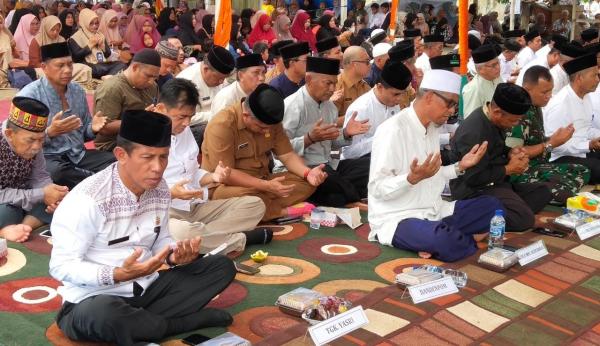 Peringati 18 Tahun Tsunami, Ribuan Warga Aceh Barat Larut dalam Zikir