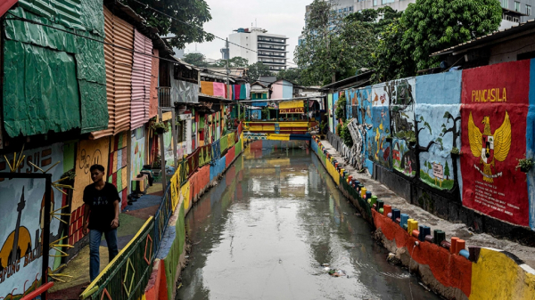 Keren, Kampung Kumuh Jakarta Dihiasi oleh Mural Edukasi