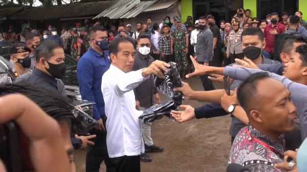 Alasan Presiden Jokowi Dibalik Pelarangan Penjualan Rokok Batangan