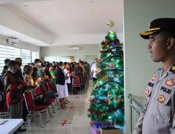 Ibadah Natal Umat Kristiani di Maja Berlangsung Khusuk dan Aman, Dijaga Personel Gabungan TNI-Polri