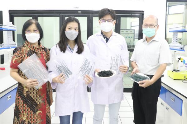 Dosen dan Mahasiswa Teknik Kimia Ubaya Buat Optimasi Formulasi Pasta dengan Penambahan Spirulina