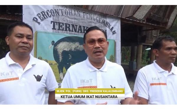 Puluhan Ekor Babi Mulai Didistribusikan untuk Program Penggemukan Babi oleh IKaT Nusantara