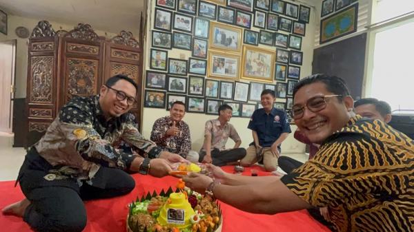 Kang Reza: Sosok Pengacara Cirebon yang Turut Tangani Kasus Keraton Solo