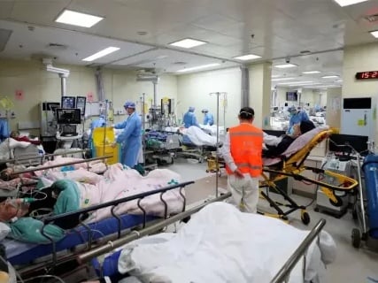 Rumah Sakit dan Rumah Duka Penuh, Covid-19 Kian Mengganas di China