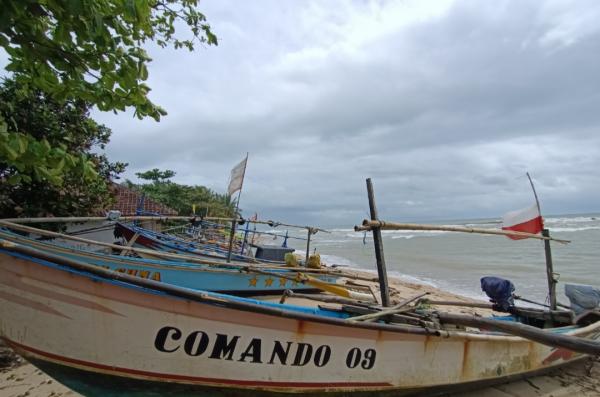 Puluhan Nelayan di Desa Panyaungan Sudah Sepekan Tak Melaut Akibat Cuaca Buruk