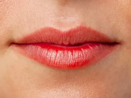 6 Tips Agar Jadi Lebih Sehat dan Indah, Terhindar dari Bibir Pecah-Pecah