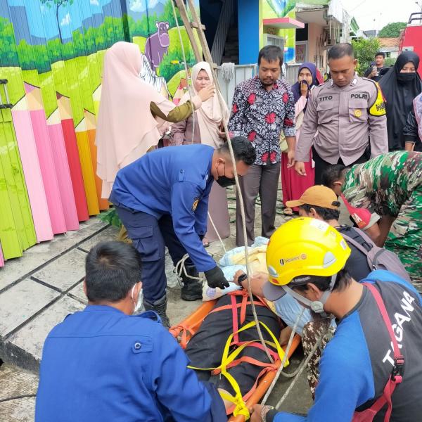 Pemuda di Karawang Tewas Tersengat Listrik Saat Bersihkan Toren Air