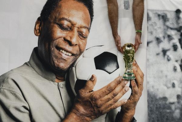 Profil Lengkap dan Prestasi Pele, Legenda Timnas Brasil yang Wafat di Usia 82 Tahun