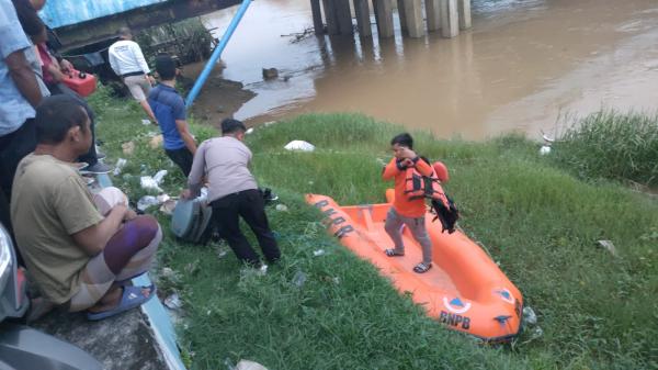 Manusia Silver asal Sampang Hanyut di Sungai, Polisi hingga BPBD Sibuk Mencari Korban