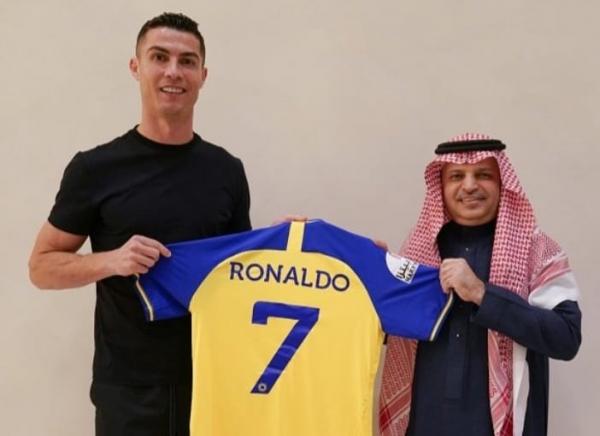 Cristiano Ronaldo Resmi Gabung Al Nassr hingga Juni 2025, CR7 Dapat Gaji Rp 3 Triliun