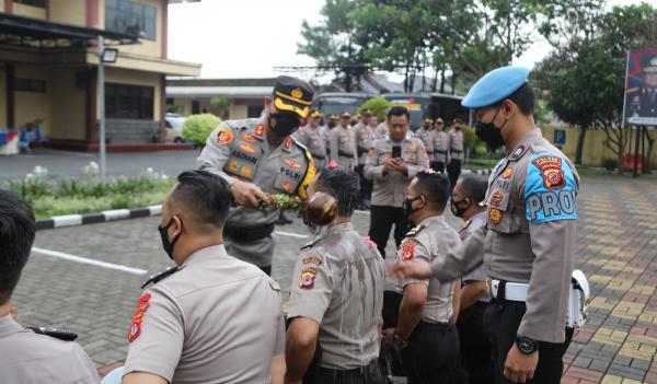 64 Personel Polres Tasikmalaya Kota Naik Pangkat, Kapolres: Tingkatkan Profesionalitas
