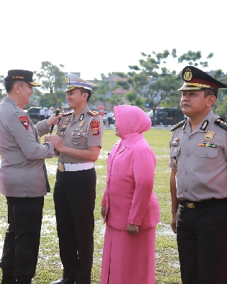 866 Personel Naik Pangkat, Kapolda Riau:Akhlak Harus Semakin Baik