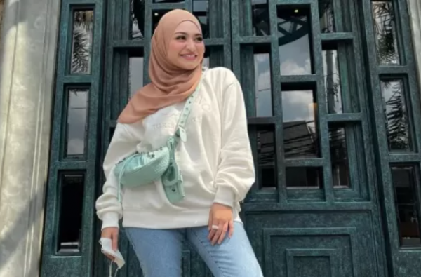 Ditimpa Banyak Masalah, Nathalie Holscher: Gak Kuat Lepas Aja Lah Hijab Gue