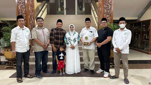 Tutup Tahun Dengan Kegiatan keagamaan, Wali Kota Mojokerto Terima Penghargaan