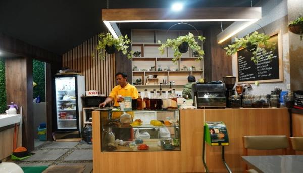 Berkonsep Modern dengan Sentuhan Ornamen Jawa, Cafe Flona Jadi Tempat Nongkrong Baru di Bandung