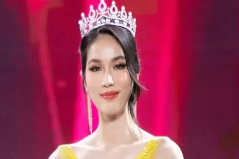 Ratu Kecantikan Vietnam Bikin Heboh, Kenakan Gaun Tembus Pandang di Atas Panggung