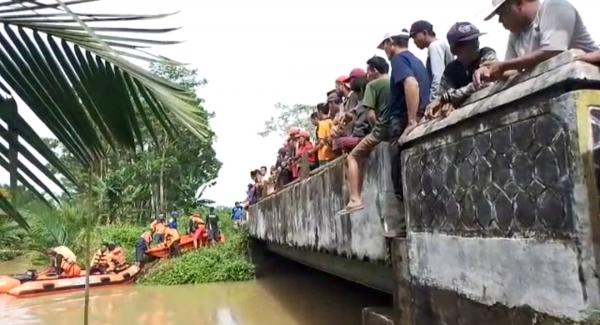 Warga Pandeglang Hilang  Diduga Tenggelam Usai Kecelakaan di Sungai Cisanggoma, Ini Fakta-faktanya