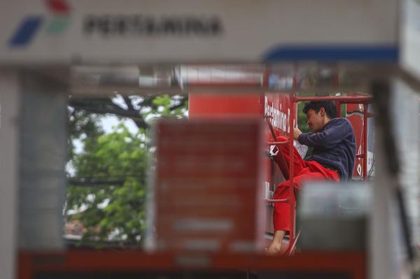 BBM Non Subsidi Turun, Petugas Ganti Daftar Harga