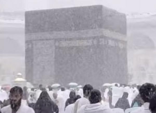 Hujan Salju di Masjidil Haram Makkah, Cek Faktanya